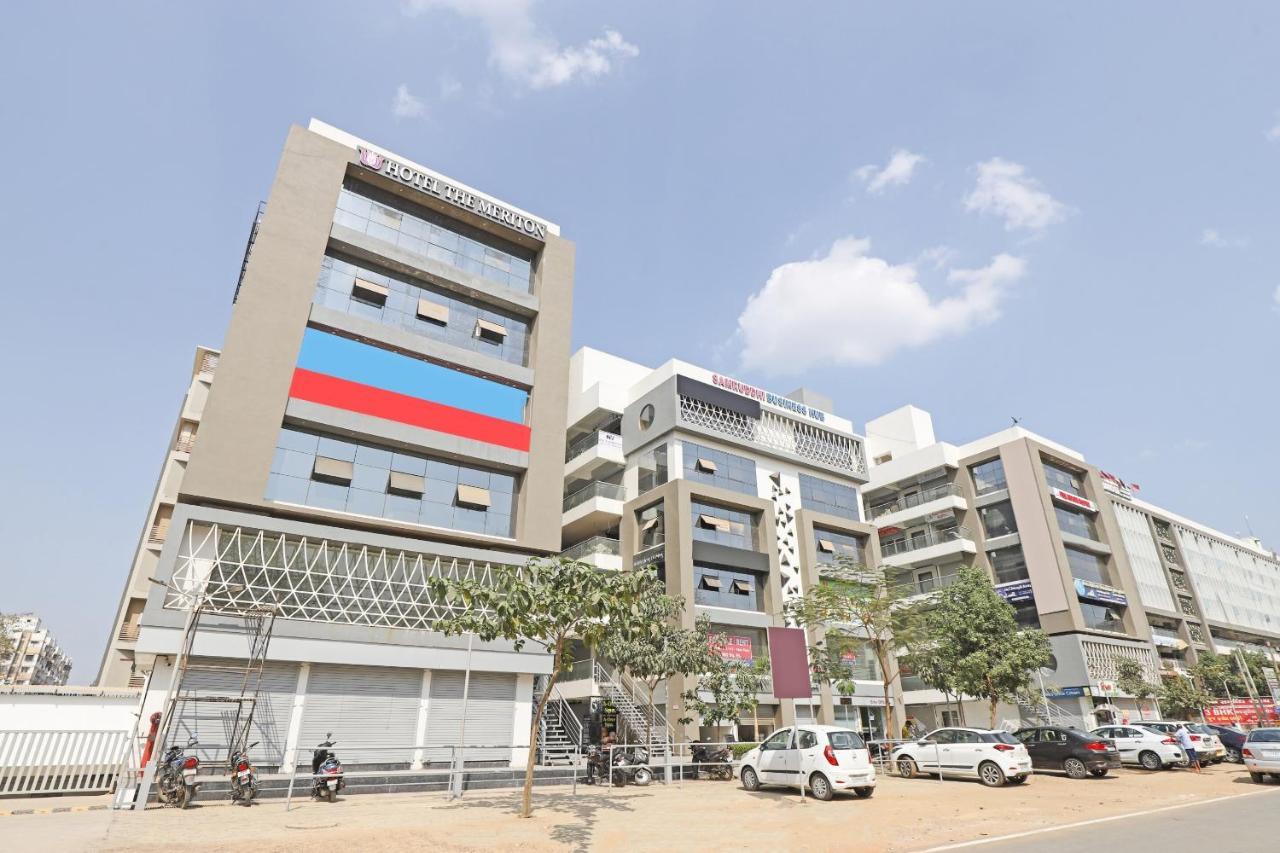 Oyo Flagship 86605 Hotel The Meriton Ahmedabad Exterior photo